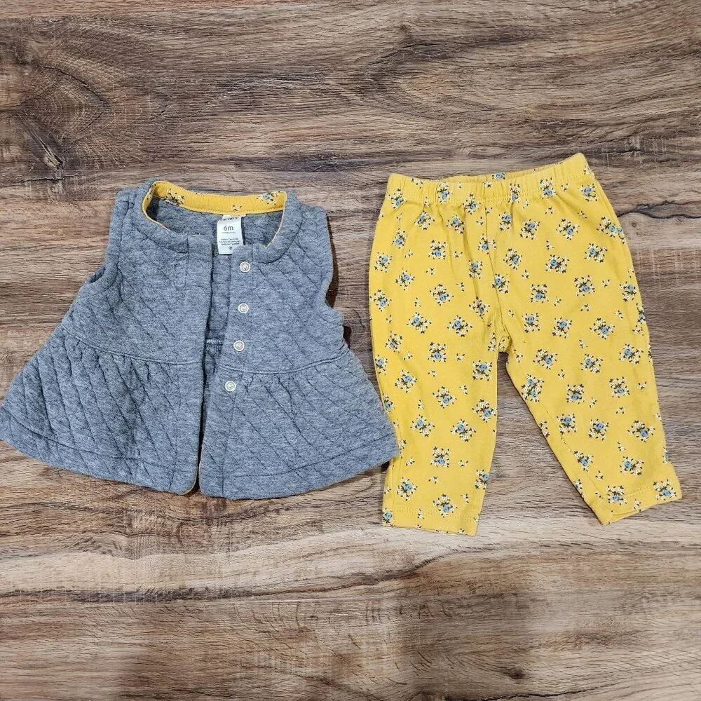 Carter's 2 Piece Baby Girl Outfit B0057